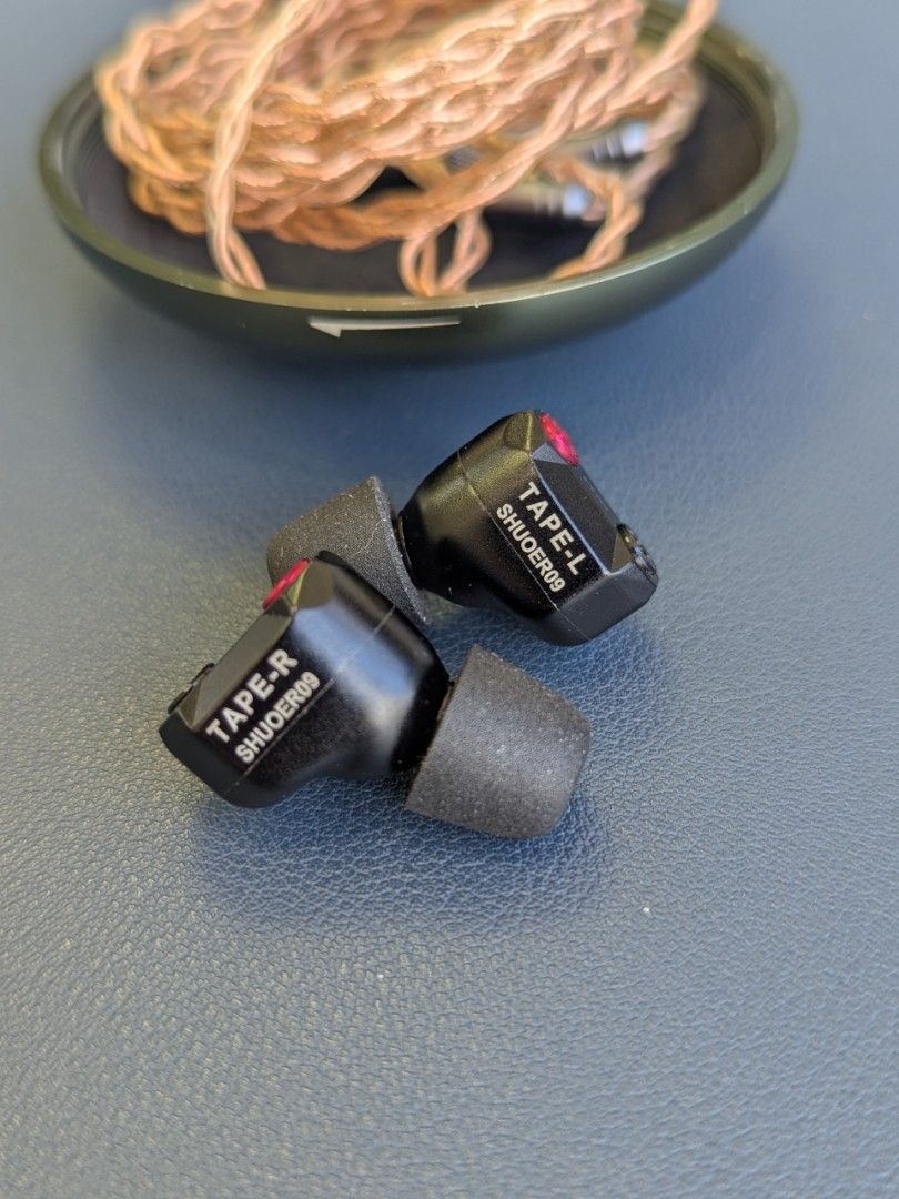 SHUOER TAPE Hybrid IEM Headphones (Category: Headphones & Headsets) located in Manila. Submitted by zero330 (Listing ID 1436126887, Image 3). Description: Lightly Used. ORIGINAL SHUOER TAPE HYBRID DRIVERS IEM (in-ear monitor/headphones) comes with high quality cable 3.5mm and original metal case Key Features: - Hybrid driver setup (dynamic + electrostatic) for excellent resolution and fast transients - Crisp, highly detailed treble without soundi