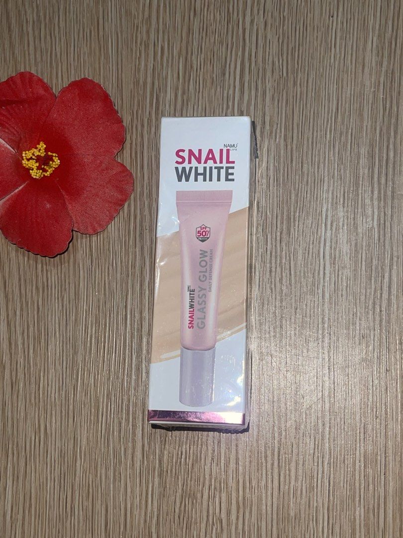 Snail White Glassy Glow Tinted Sunscreen (Category: Face Care) located in Caloocan City. Submitted by deejcortes (Listing ID 1436206314, Image 2). Description: Sealed. New and Never unboxed. Bought it from thailand. .