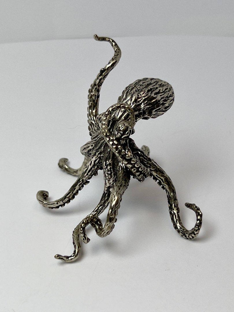 Solid silver animal sty （分類：復古收藏品）位於 Hong Kong。 由 sideways_creations 提交（商品編號 1436201390，圖片 4）。簡介： Big Octopus Super Rare!! Extremely detailed 800 silver with silver mark 。