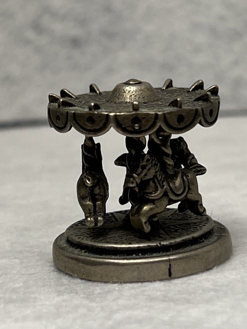 Solid silver miniature （分類：復古收藏品）位於 Hong Kong。 由 sideways_creations 提交（商品編號 1436205355，圖片 1）。簡介： Mary-go-round Able to spin Horses are movable 800 silver with silver mark 。