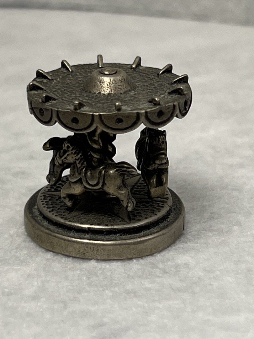 Solid silver miniature （分類：復古收藏品）位於 Hong Kong。 由 sideways_creations 提交（商品編號 1436205355，圖片 2）。簡介： Mary-go-round Able to spin Horses are movable 800 silver with silver mark 。
