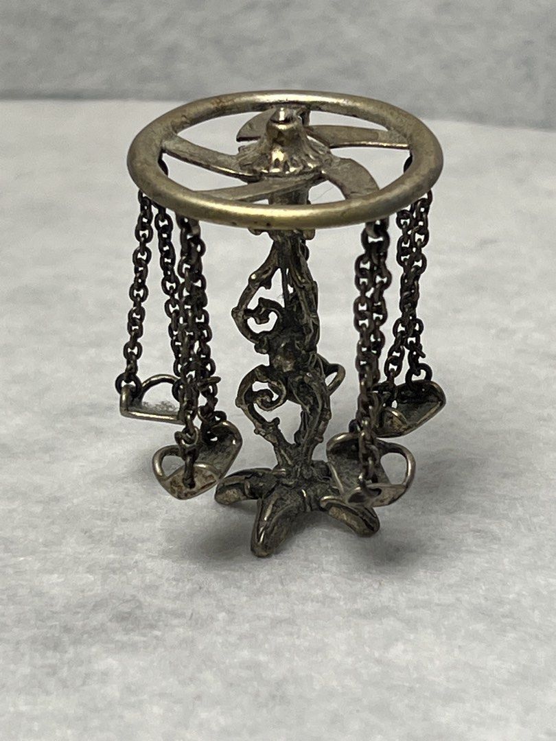 Solid silver miniature （分類：復古收藏品）位於 Hong Kong。 由 sideways_creations 提交（商品編號 1436205809，圖片 1）。簡介： Flying swings All parts movable Rare to find 800 silver with silver mark 。