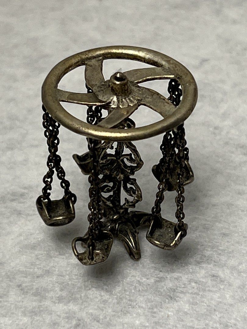 Solid silver miniature （分類：復古收藏品）位於 Hong Kong。 由 sideways_creations 提交（商品編號 1436205809，圖片 3）。簡介： Flying swings All parts movable Rare to find 800 silver with silver mark 。