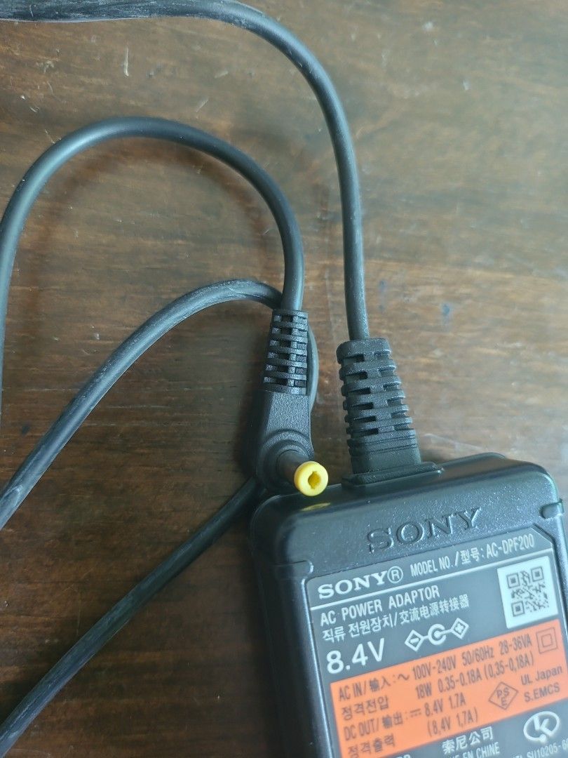 Sony 8.4v 1.7A AC Adapter445673043270062081
