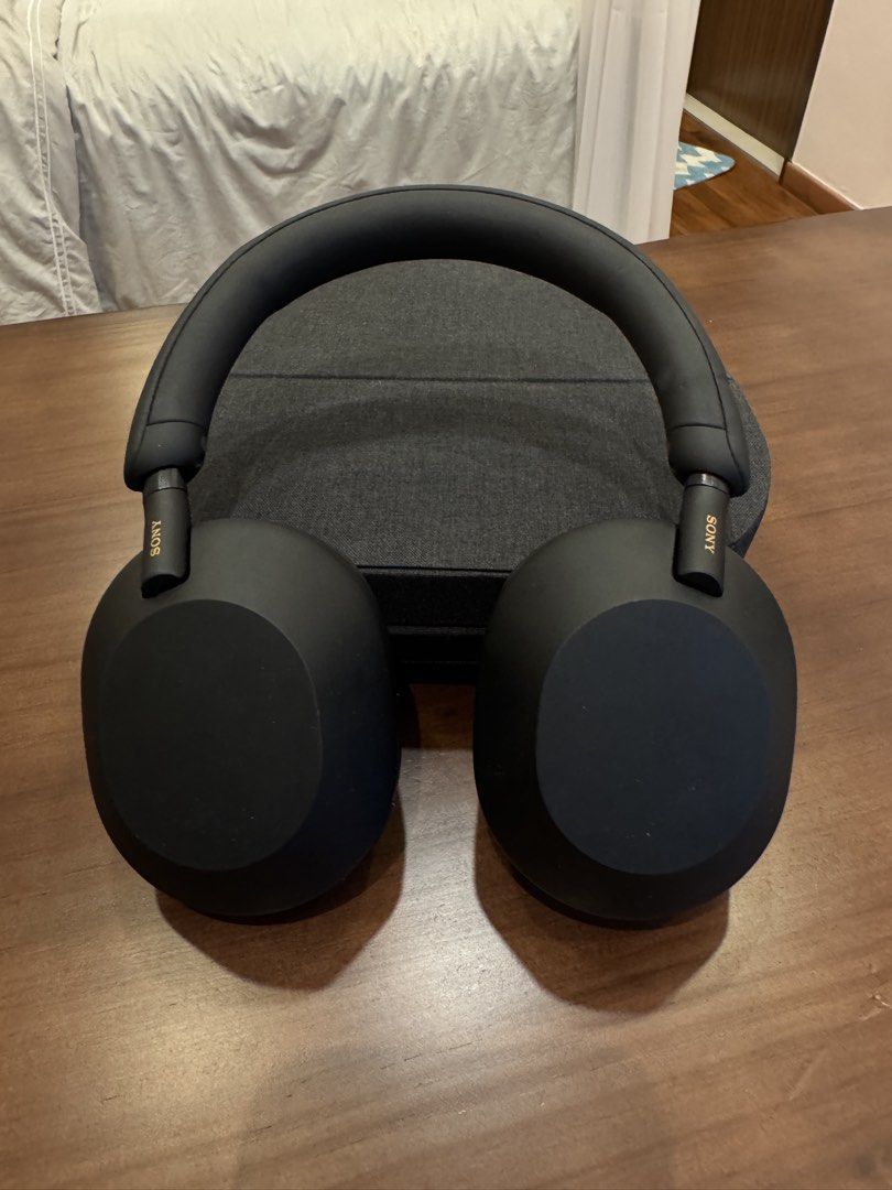 Sony Xm5 black