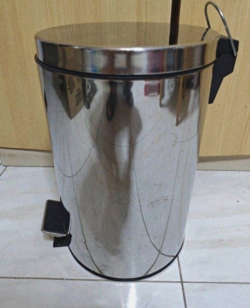 Stainless Steel Pedal Trash Can
