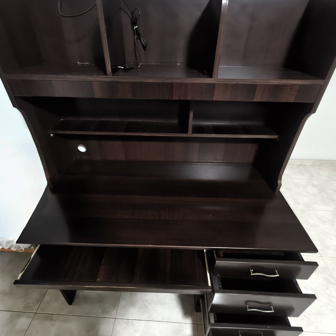 Study Table (Category: Tables & Sets) located in Singapore. Submitted by janice_c99 (Listing ID 1436041074, Image 3). Description: minor wear and tear from daily usage handle is Abit rusted dimension(L x W x H): 120 x 60 x 160 arrange own delivery/transport cash term only , thanks.