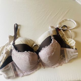 (Category: ) located in . Submitted by shelved (Listing ID 1436130426, Image 1). Description: .