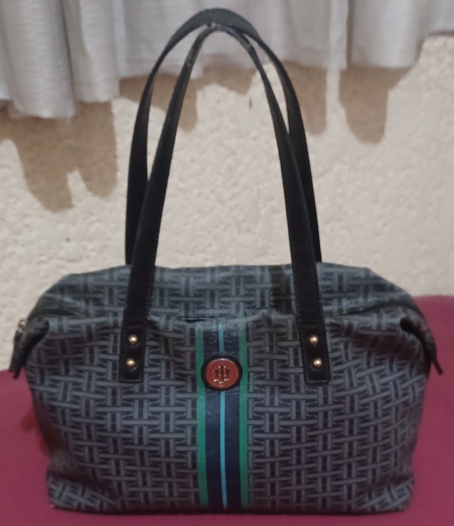 Tommy Hilfiger TH monogram tote bag, (Category: Luxury Bags & Wallets) located in Quezon City. Submitted by wjmae (Listing ID 1436151630, Image 1). Description: This Tommy Hilfiger TH monogram tote bag, featuring a central stripe and circular logo plaque, Note: ⚠️ minor issues seen on the last 2 images attached.