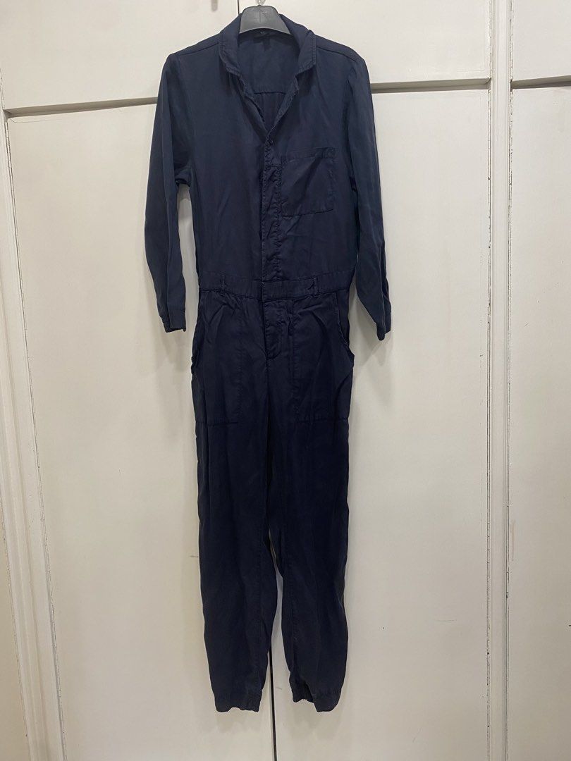Topshop Navy Jumpsuit XS (Category: Jumpsuits) located in Mandaluyong City. Submitted by declutteringmodenow (Listing ID 1436187873, Image 1). Description: Topshop jumpsuit in Navy Best fits an XS.