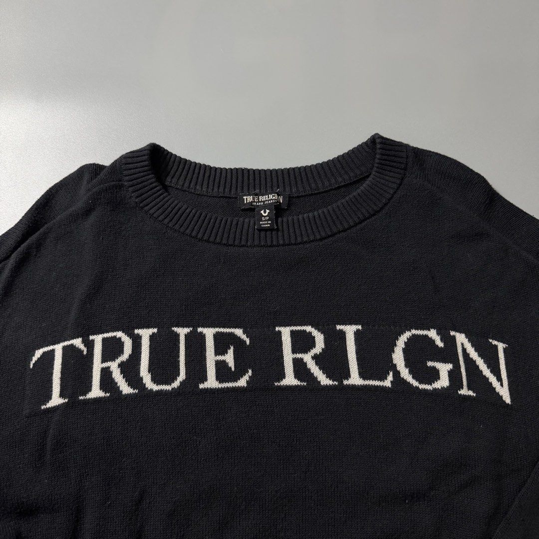 TRUE RELIGION BLACK CREWNECK (Category: Coats, Jackets and Outerwear) located in Dagupan City. Submitted by dgp.plvg (Listing ID 1436143040, Image 2). Description: TRUE RELIGION CREWNECK Size: Small Width: 20.5-21” Length: 18” Condition: Excellent Issues: signs of use only.