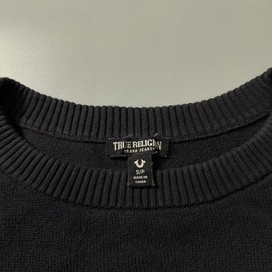 TRUE RELIGION BLACK CREWNECK (Category: Coats, Jackets and Outerwear) located in Dagupan City. Submitted by dgp.plvg (Listing ID 1436143040, Image 3). Description: TRUE RELIGION CREWNECK Size: Small Width: 20.5-21” Length: 18” Condition: Excellent Issues: signs of use only.