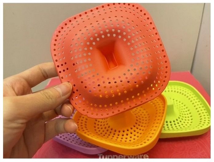 Tupperware Fridge Bottle 2L Strainer445494862420398080