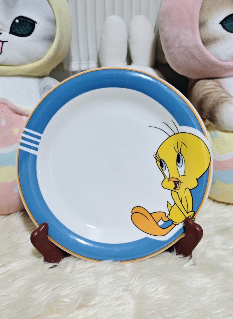 Tweety Bird Plate (Category: Dinnerware & Cutlery) located in Manila. Submitted by yourfavoritethings7 (Listing ID 1436110059, Image 1). Description: 7.5 x 7.5 inches.