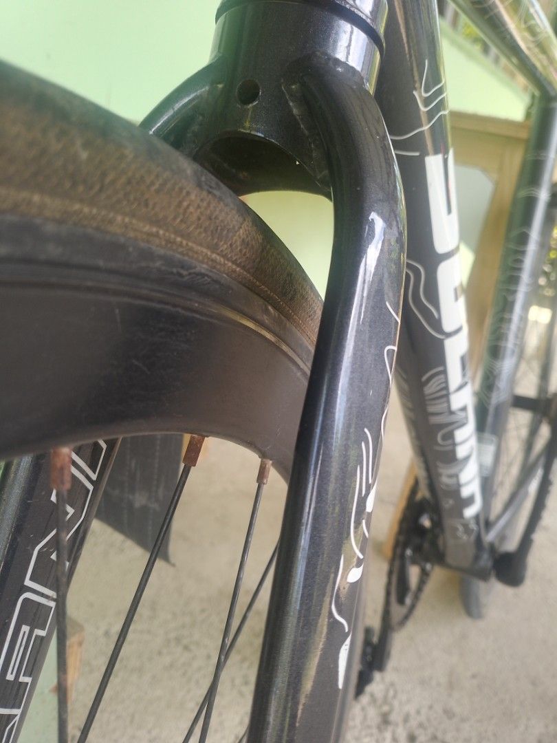 Upgraded Solona ranger Fixie (Category: Motorbikes for Sale) located in Manila. Submitted by ryu_123 (Listing ID 1436185047, Image 3). Description: drop bar-stock with drop bar adoptor stem-SID semi carbon fork,frame size 54- solona ranger black contour Wheelset stock sa solona pero dili stock ang tire saddle vertu ultra-light cockpit: crank set -ragusa rf 600 crank square type pedal-ragusa 2straps-ragusa ratio 48:18 chain-MAYA chain bucklos grip