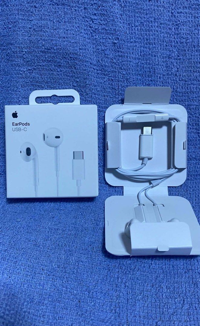Usb-c earpods (Category: Headphones & Headsets) located in Manila. Submitted by mimasour (Listing ID 1436234112, Image 1). Description: .