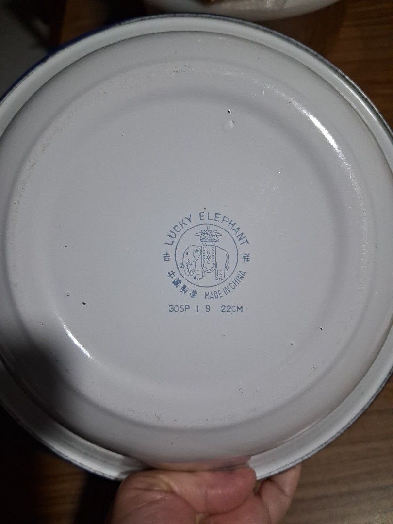 Vintage blue floral enamel bowl446015190294876164