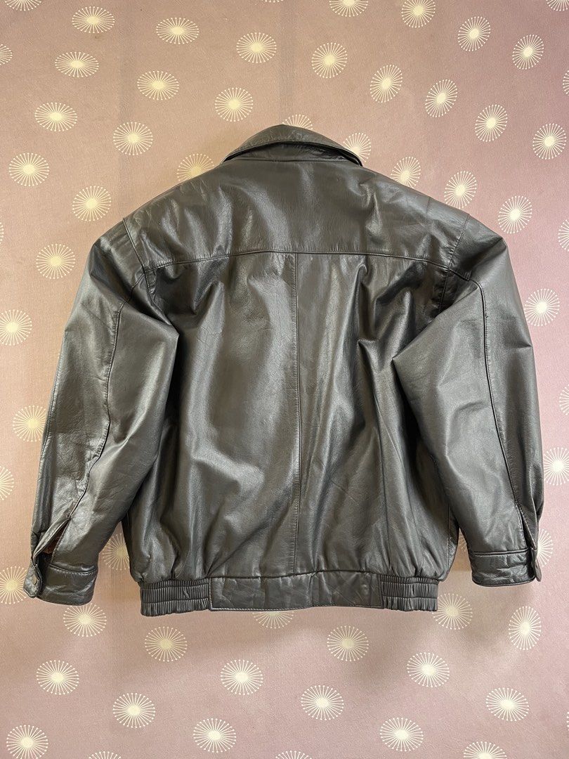 Vintage Flying Tigers’ Leather Jacket (Category: Coats, Jackets and Outerwear) located in Malaybalay. Submitted by spl3ndd_artifacts (Listing ID 1436286206, Image 2). Description: 22x26.