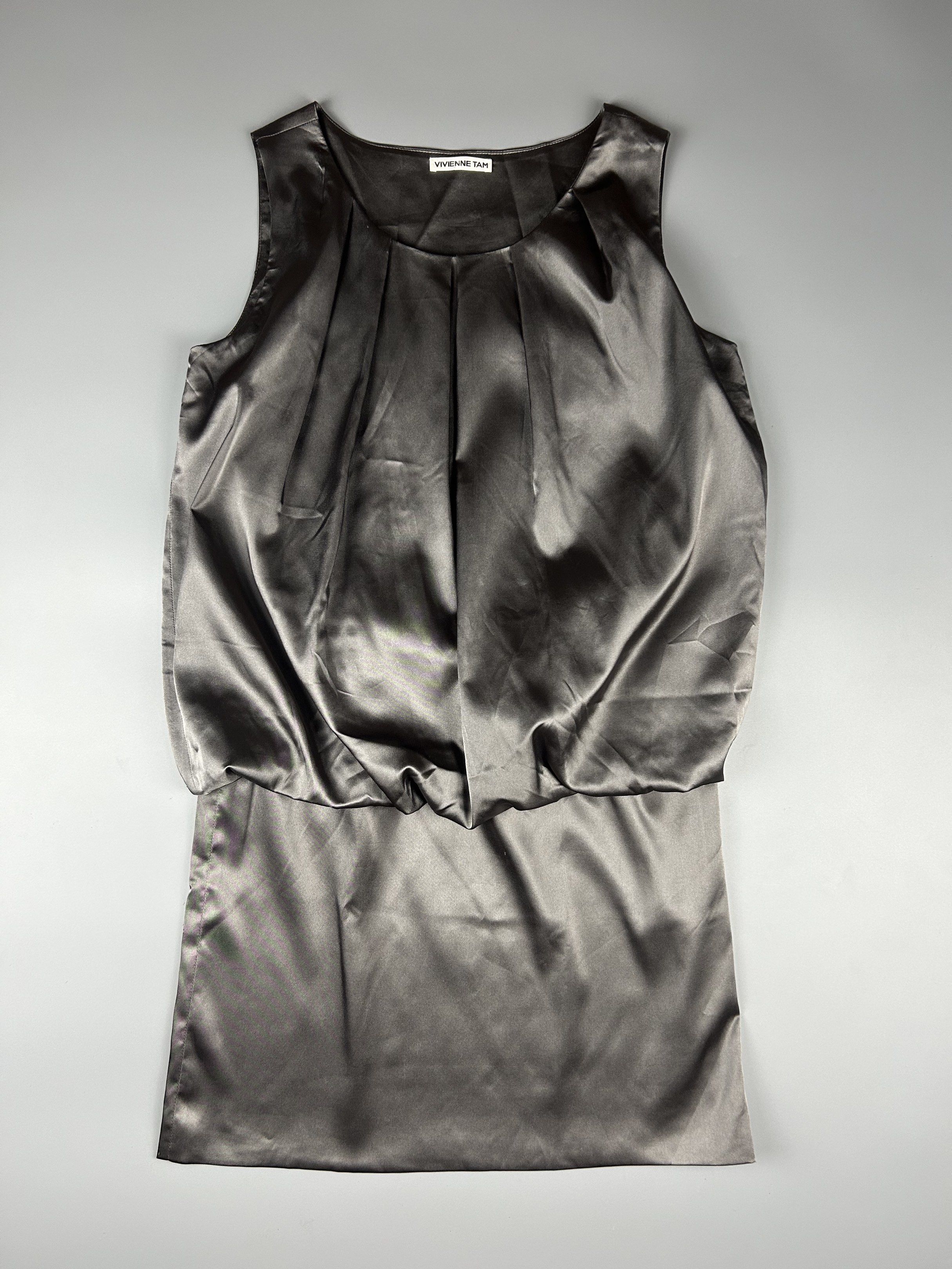 Vivienne Tam Silk Dress (Category: Sleeveless) located in Manila. Submitted by 3rdealz (Listing ID 1436170791, Image 1). Description: Vivienne tam Size 4 In really good condition Courier: J&T or Lalamove Item will be posted by express shipping (J&T) with good tracking record in 1-3 business days after received cleared payment. Expect it to reach you in 3-7 business days only after item been shipped. Please check my other listings and take advanta