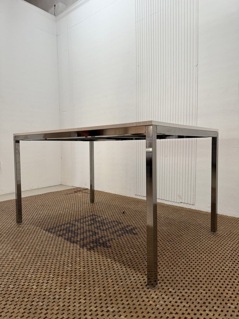 White Table (Category: Tables & Sets) located in Quezon City. Submitted by matetdevis13 (Listing ID 1436258027, Image 3). Description: Steel Frame White Table 4-6 Dining Table Price: 4,900 L53 x W33.5 x H30 In good condition Code MJS14-J456.