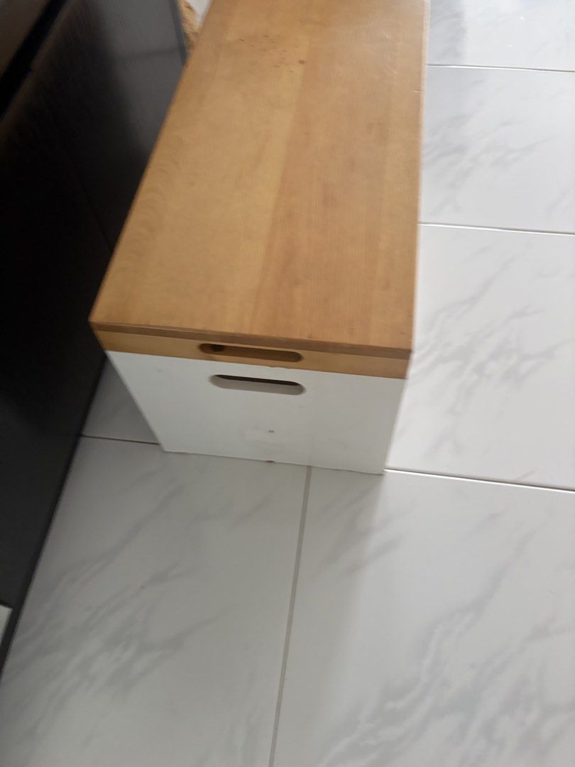 Wooden box / Bench445859282636001281