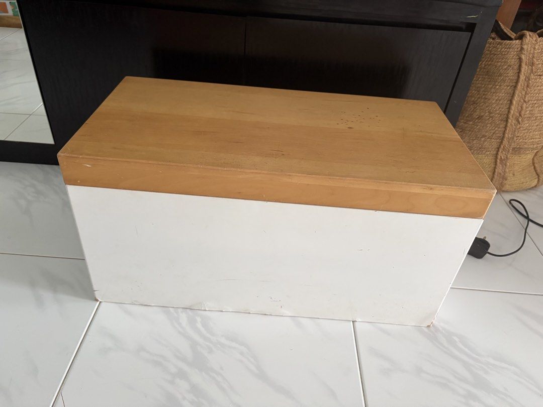 Wooden box / Bench