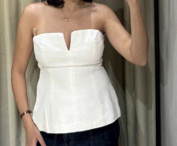 Zara tube top (Category: Blouses) located in Pasig City. Submitted by patsales_ (Listing ID 1436222752, Image 1). Description: RFS: wrong size..
