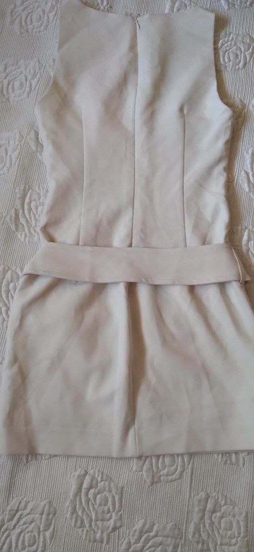 Zara White Mini Dress (Category: Dresses) located in Iloilo. Submitted by ukayedthis (Listing ID 1436223237, Image 3). Description: - Zara white mini dress - Size S - Sleeveless design - Unique waist detail - all over pinterest too - Made in Morocco - Versatile for various occasions.