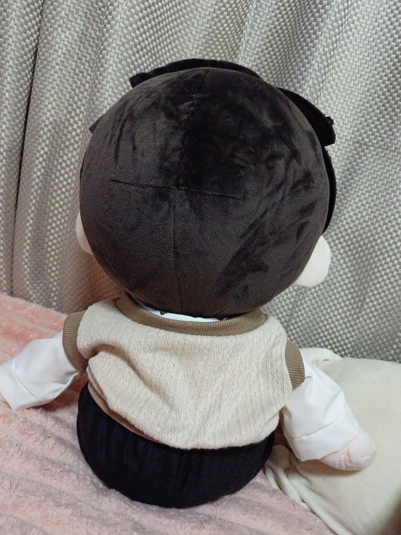 40cm Caleb Love and Deepspace Plush (Category: Plushies & Soft Toys) located in Valenzuela. Submitted by chiro.finds (Listing ID 1436398350, Image 2). Description: +SF, NEED FUNDS ASAP 😭 Really big! Good as new and no flaws, originally bought the plush alone for 1.2k+ and the clothes for 260ish 🥹 MOP: GCASH GOTYME MOD: JNT LALAMOVE LOC: VALENZUELA.