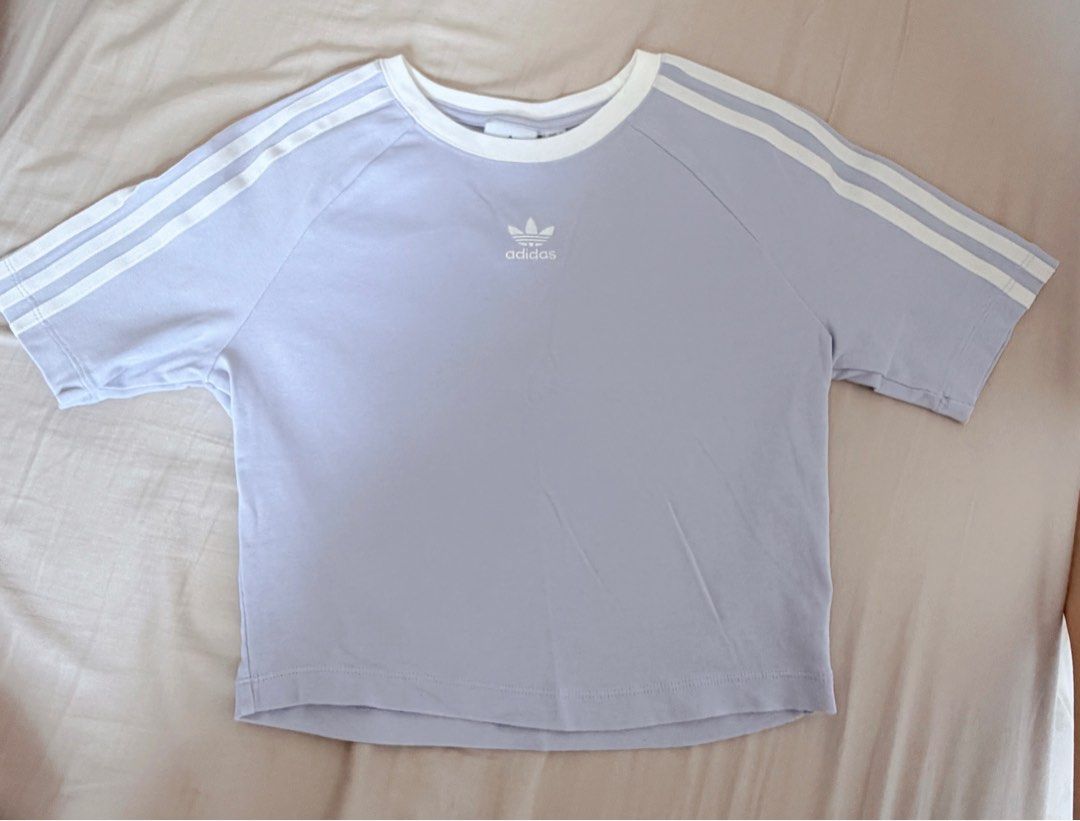Adidas crop top （分類：其他上衣）位於 Hong Kong。 由 faidmai 提交（商品編號 1436345377，圖片 1）。簡介： worn once。