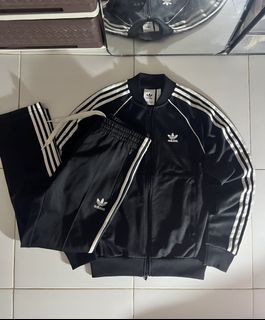 (Category: ) located in . Submitted by metromnlwear (Listing ID 1436436567, Image 1). Description: .