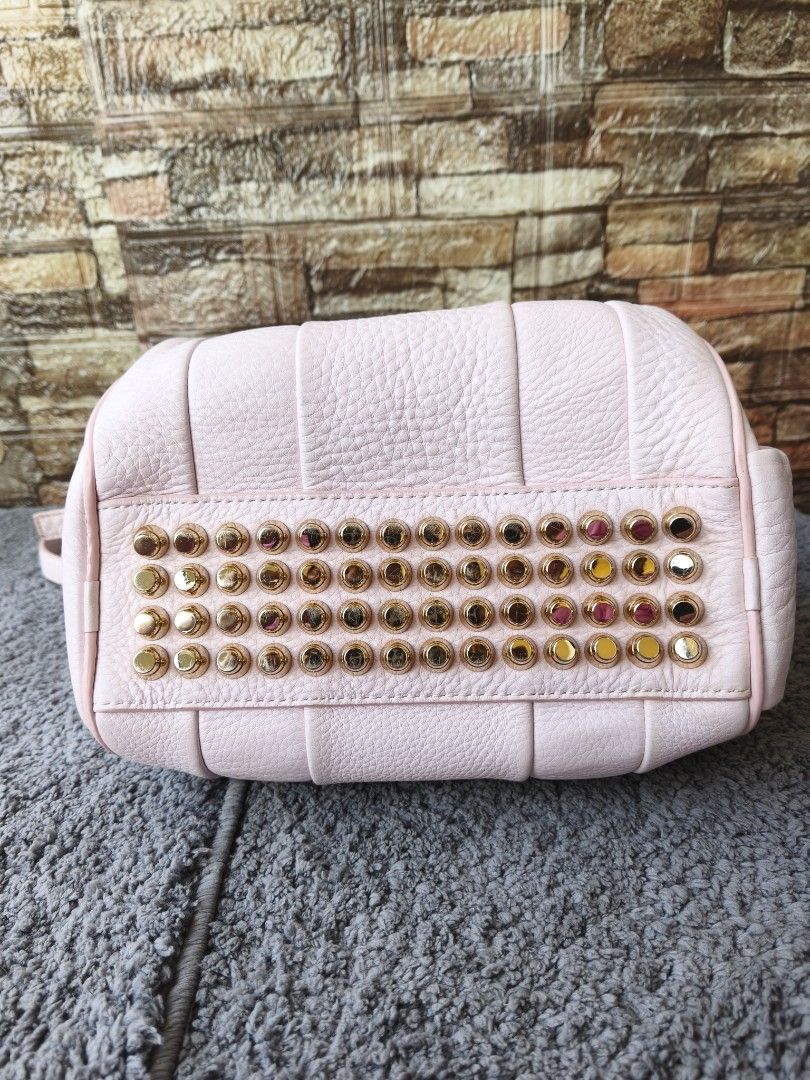 Alexander Wang Rookie Light Pink Two Way Bag (Category: Luxury Bags & Wallets) located in Taytay. Submitted by rgun28 (Listing ID 1436316619, Image 3). Description: FIXED PRICE!!! 2500 palugi na 🍀ALEXANDER WANG ROOKIE SLING BAG🍀 💯% guaranteed original 𝐂𝐨𝐧𝐝𝐢𝐭𝐢𝐨𝐧: In very good used condition/ Rank A-AB.. See photos to appreciate.. With cleanable dirt inside lining.. Money back guaranteed if proven fake by Entrupy. As is where is..NO RET