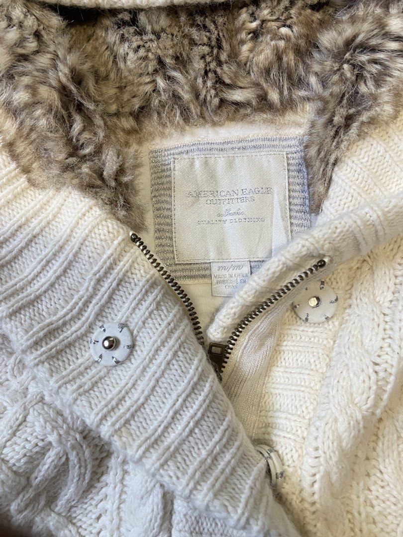 American eagle fur cable knitted hoodie (Category: Coats, Jackets and Outerwear) located in Cavite. Submitted by thrift_finds2000 (Listing ID 1436363273, Image 3). Description: .