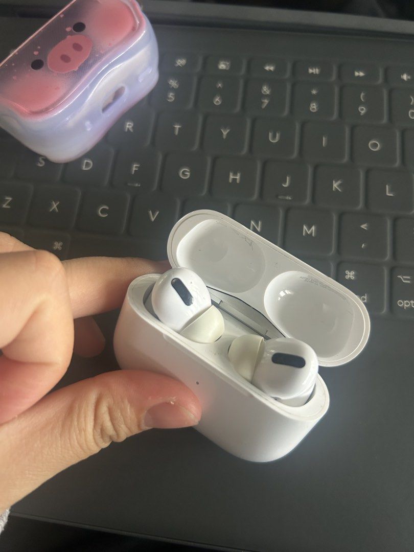 Apple AirPods Pro 1446421497744599042