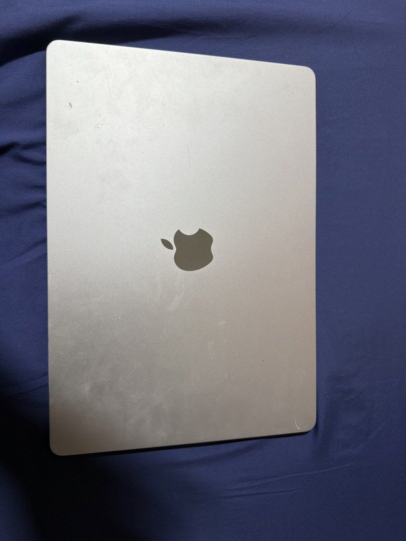 Apple Macbook Air 15”446914740104079360
