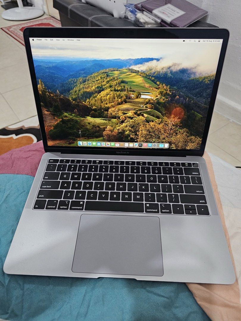 Apple MacBook Air 2018446319280731596800