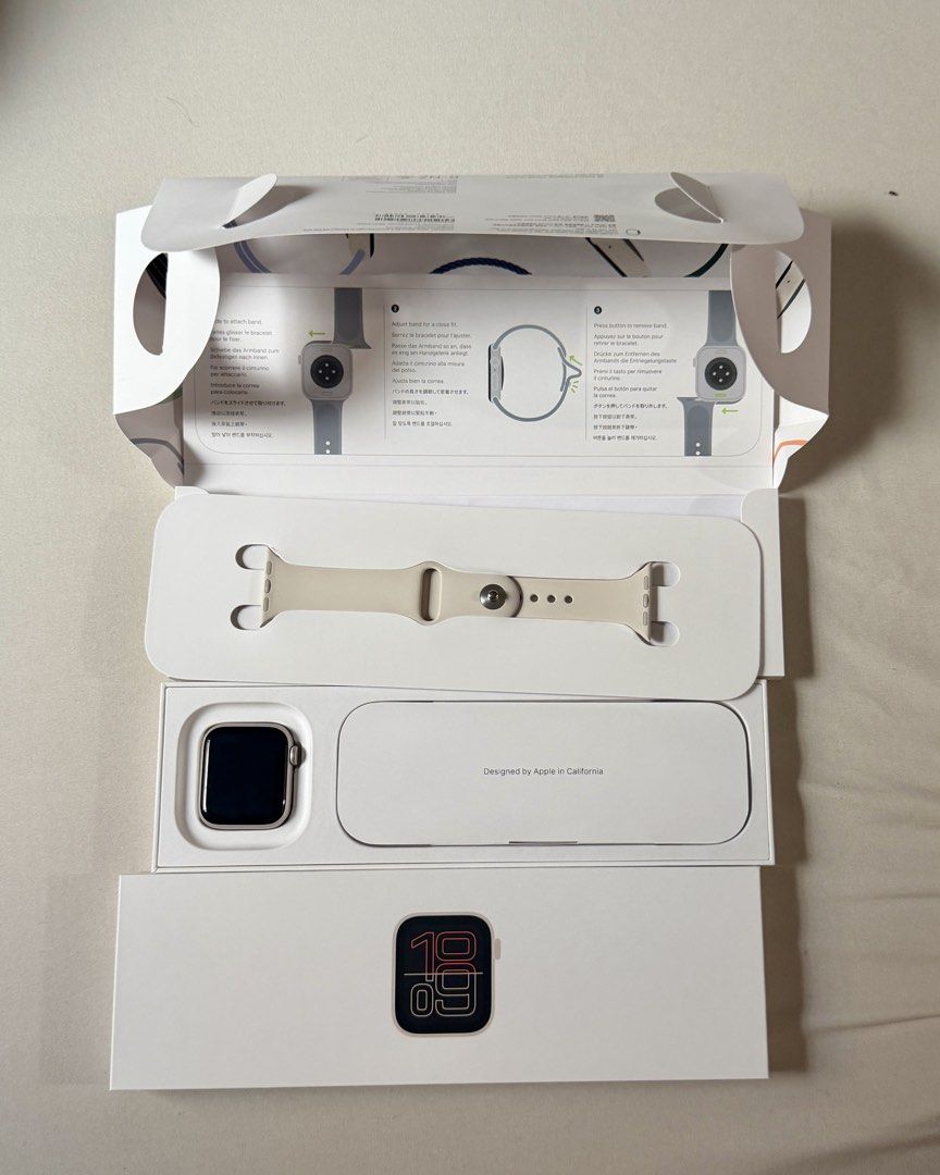 Apple Watch SE 3 40mm in Starlight (Category: Wearables & Smart Watches) located in Quezon City. Submitted by bclosetnvanity (Listing ID 1436380506, Image 2). Description: Selling this preloved Apple Watch SE 3 Color in Starlight Bought October 2025 With receipt and warranty for 1 year Battery Health at 100% RFS: Switched to a smart ring.