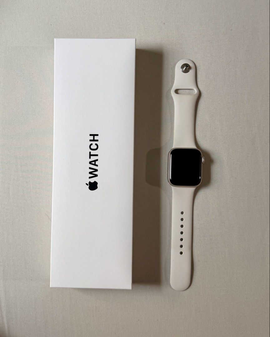 Apple Watch SE 3 40mm in Starlight (Category: Wearables & Smart Watches) located in Quezon City. Submitted by bclosetnvanity (Listing ID 1436380506, Image 1). Description: Selling this preloved Apple Watch SE 3 Color in Starlight Bought October 2025 With receipt and warranty for 1 year Battery Health at 100% RFS: Switched to a smart ring.