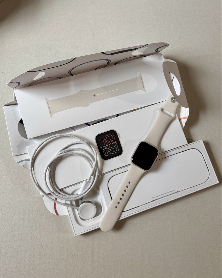 Apple Watch SE 3 40mm in Starlight (Category: Wearables & Smart Watches) located in Quezon City. Submitted by bclosetnvanity (Listing ID 1436380506, Image 3). Description: Selling this preloved Apple Watch SE 3 Color in Starlight Bought October 2025 With receipt and warranty for 1 year Battery Health at 100% RFS: Switched to a smart ring.