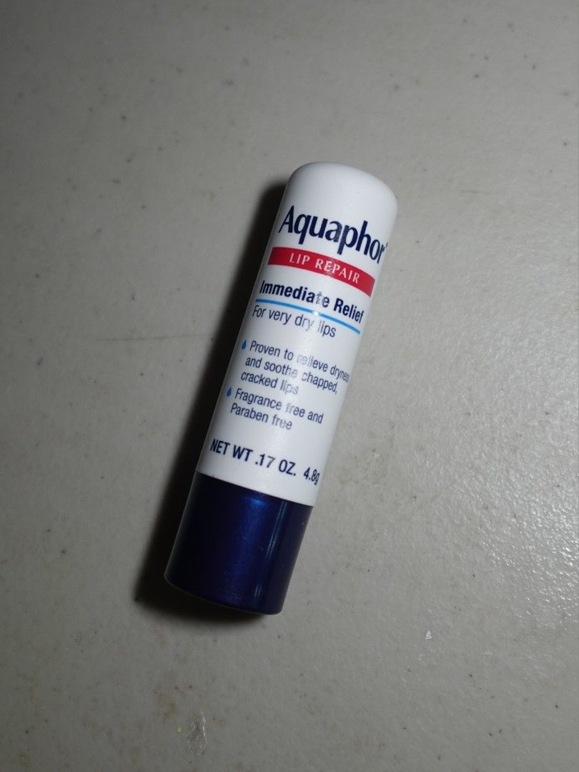 Aquaphor Lip Repair (Category: Makeup) located in Alburquerque. Submitted by mksn_things (Listing ID 1436365097, Image 1). Description: Aquaphor Lip Repair Bought in the U.S. RFS: Extra.