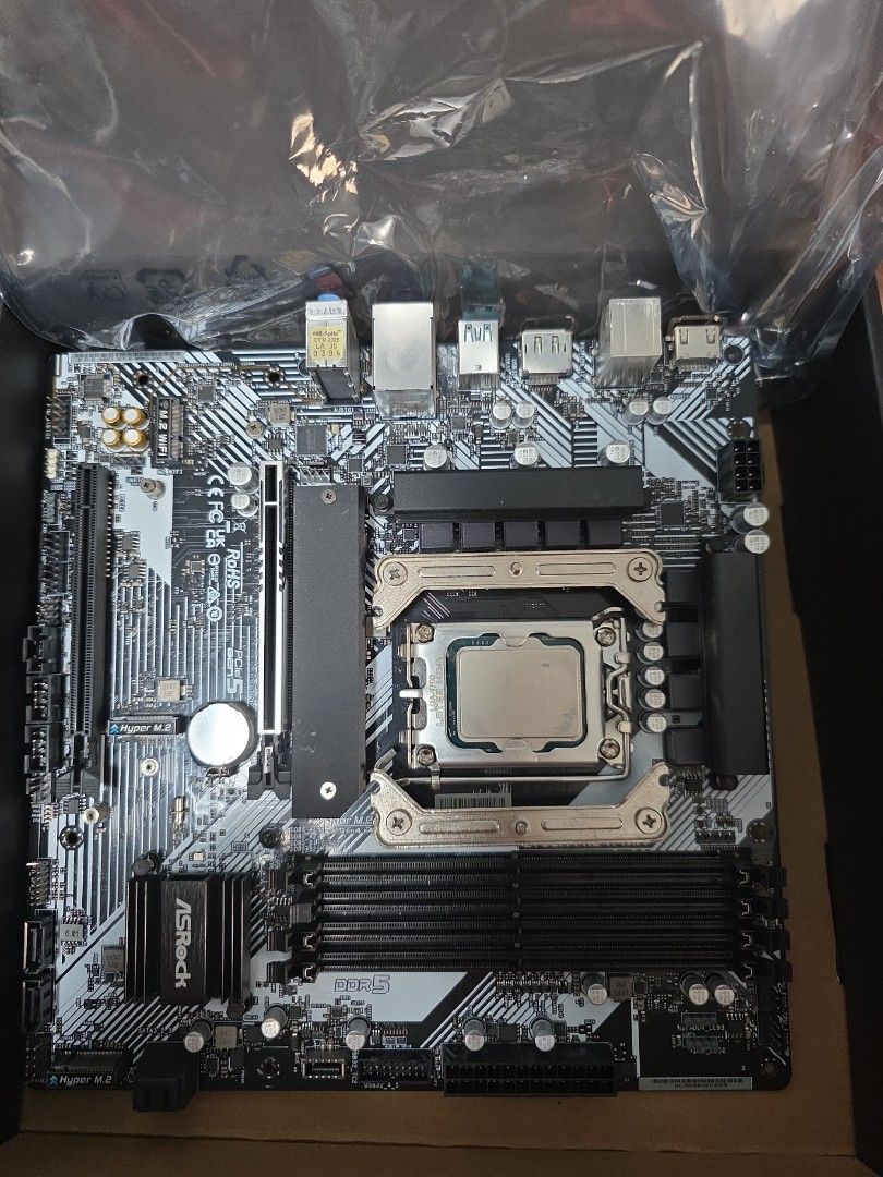 ASRock b760m pro a wifi + i5-12400F