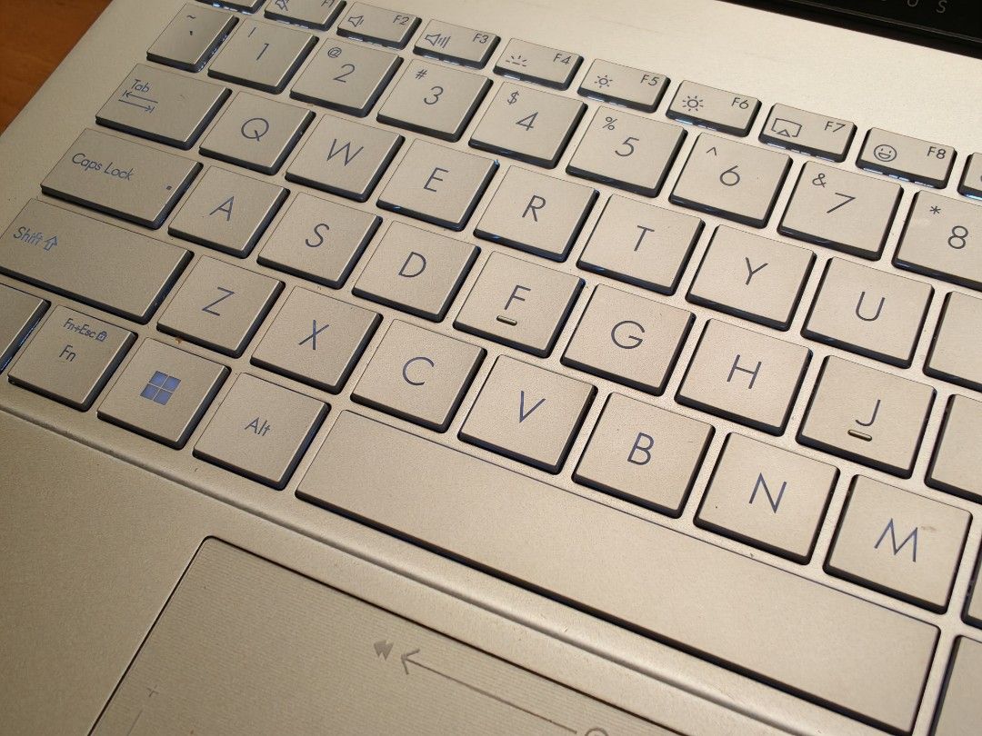 ASUS Vivobook Laptop - Like New Condition446429482147522564