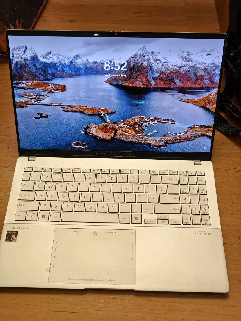 ASUS Vivobook Laptop - Like New Condition446429482147522563