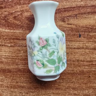(Category: ) located in . Submitted by klutter.curio (Listing ID 1436470114, Image 1). Description: .