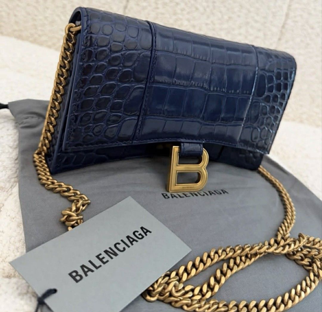 Balenciaga Hourglass Croc-effect Wallet on Chain (Category: Luxury Bags & Wallets) located in Mandaluyong City. Submitted by jara68494 (Listing ID 1436366706, Image 2). Description: Balenciaga Hourglass Croc-effect Wallet on Chain in Blue Comes Complete.