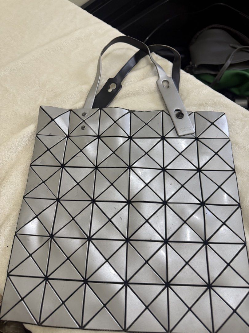 baobao issey miyaki (Category: Luxury Bags & Wallets) located in Cebu City. Submitted by cloverseven23 (Listing ID 1436361578, Image 1). Description: .