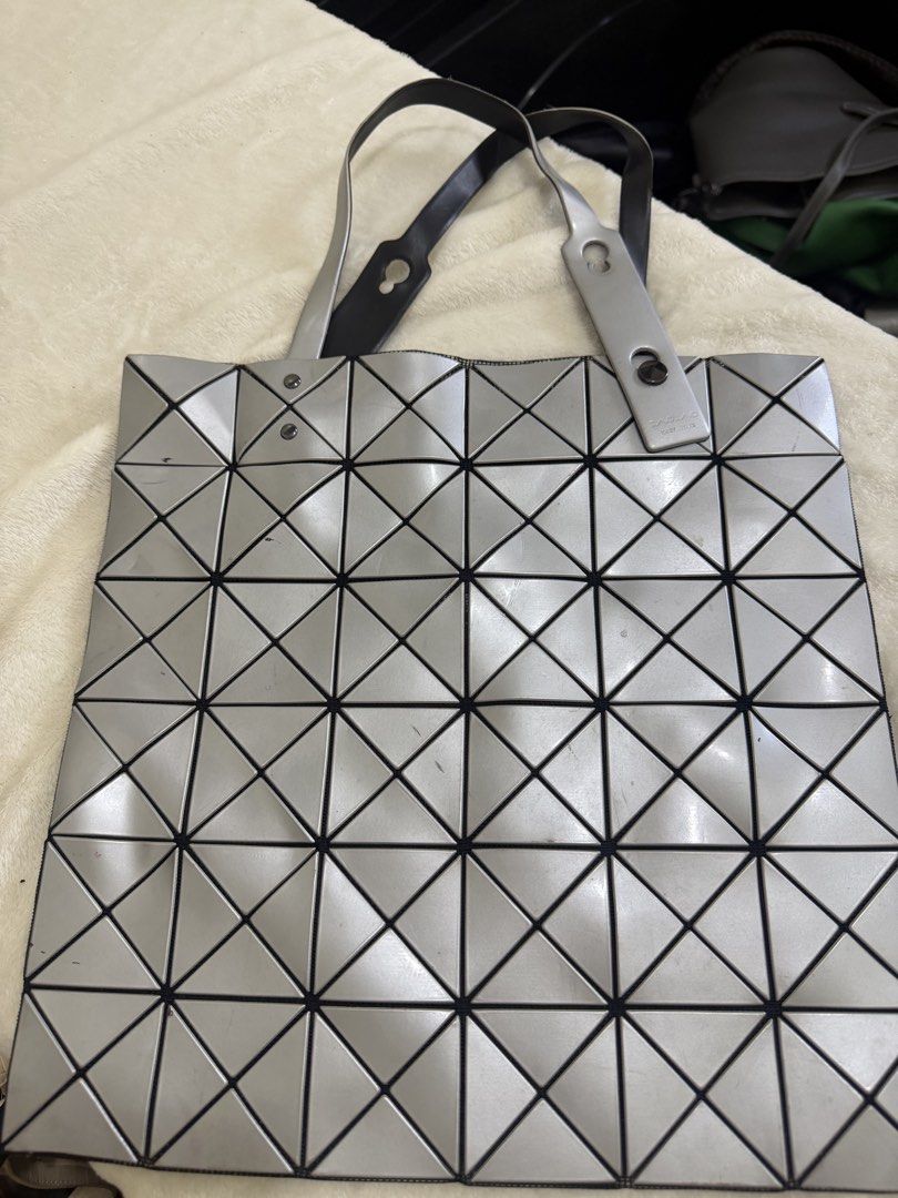 baobao issey miyaki (Category: Luxury Bags & Wallets) located in Cebu City. Submitted by cloverseven23 (Listing ID 1436361578, Image 2). Description: .