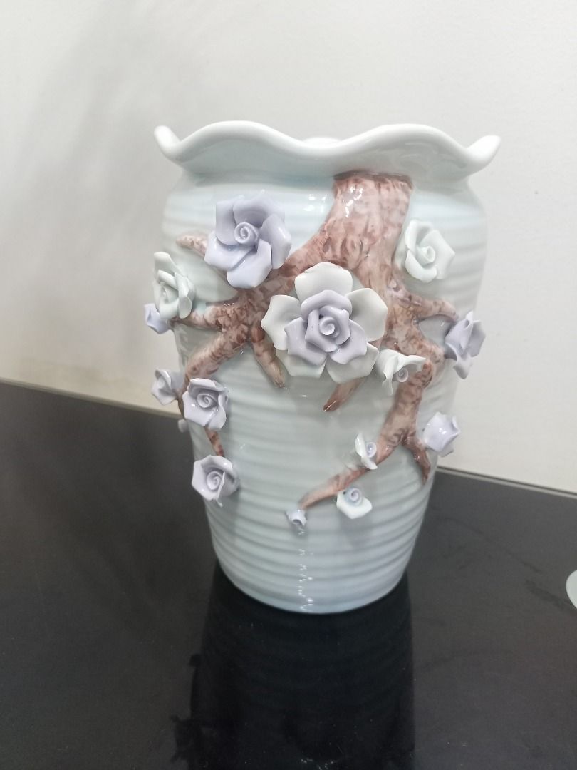 Beautiful 3D Sculpted Floral Porcelain Vase