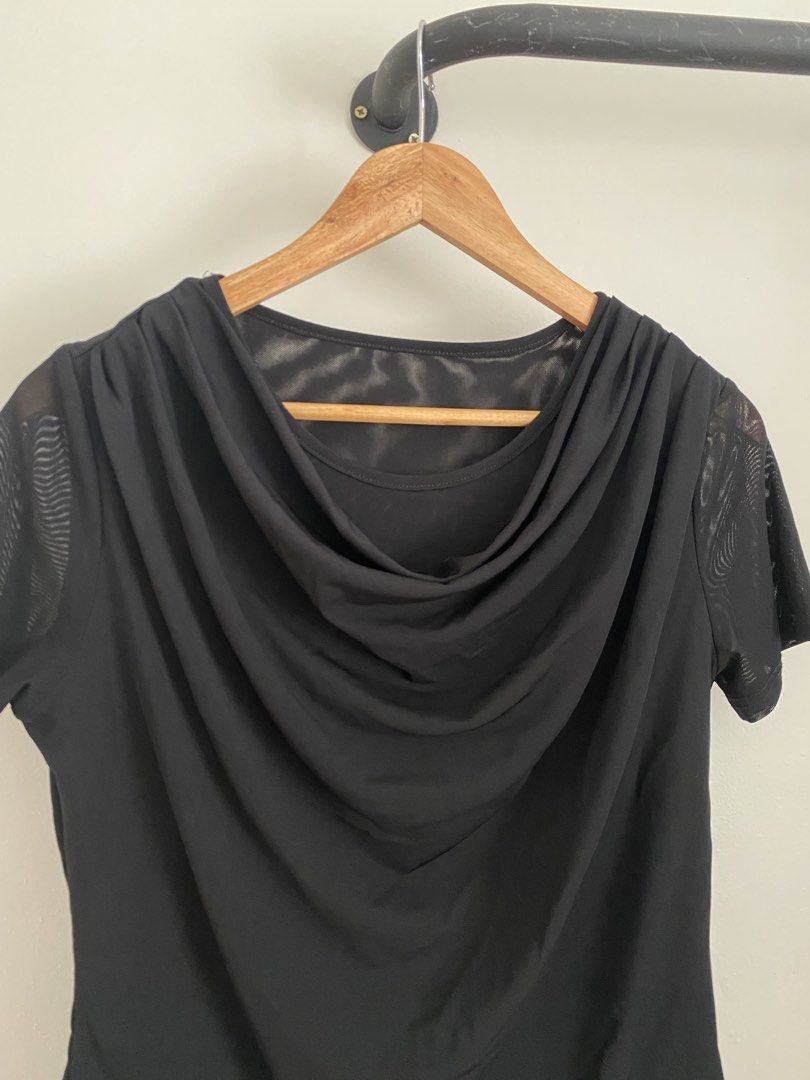 Black Boohoo Chiffon High Cowl Neck Top (Category: Blouses) located in Mangatarem. Submitted by juicybabe_ (Listing ID 1436378616, Image 2). Description: - xxl - black draped cowl neck top featuring short sheer sleeves..