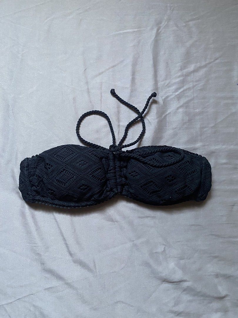 Black Crochet Bikini Top (Category: Bikinis & Swimsuits) located in Manila. Submitted by dodoheeee (Listing ID 1436354358, Image 1). Description: - Black crochet bikini top - Halter straps - Textured design - Bandeau style with tie - Clasp closure at the back - Ideal for beach or pool.